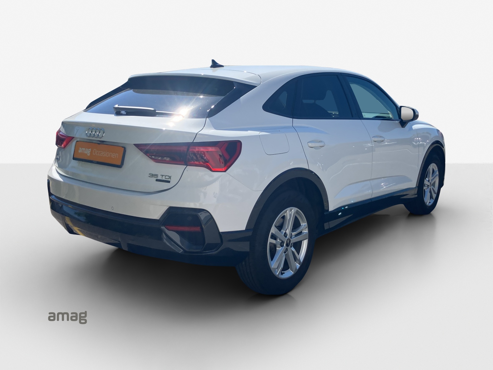 AUDI Q3 Sportback 35 TDI quattro S-tronic-image-4