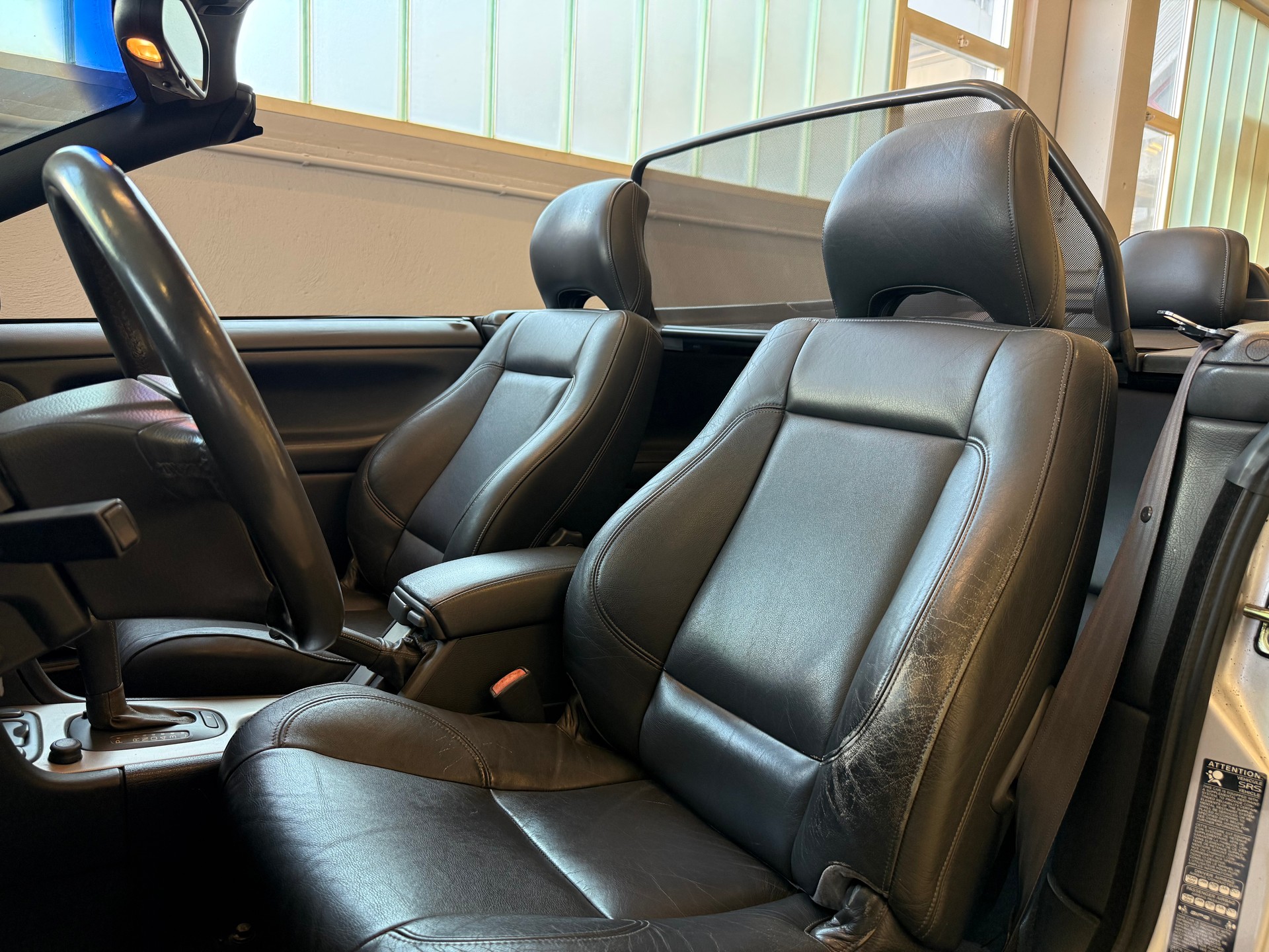 VOLVO C70 Cabriolet 2.4T-image-11