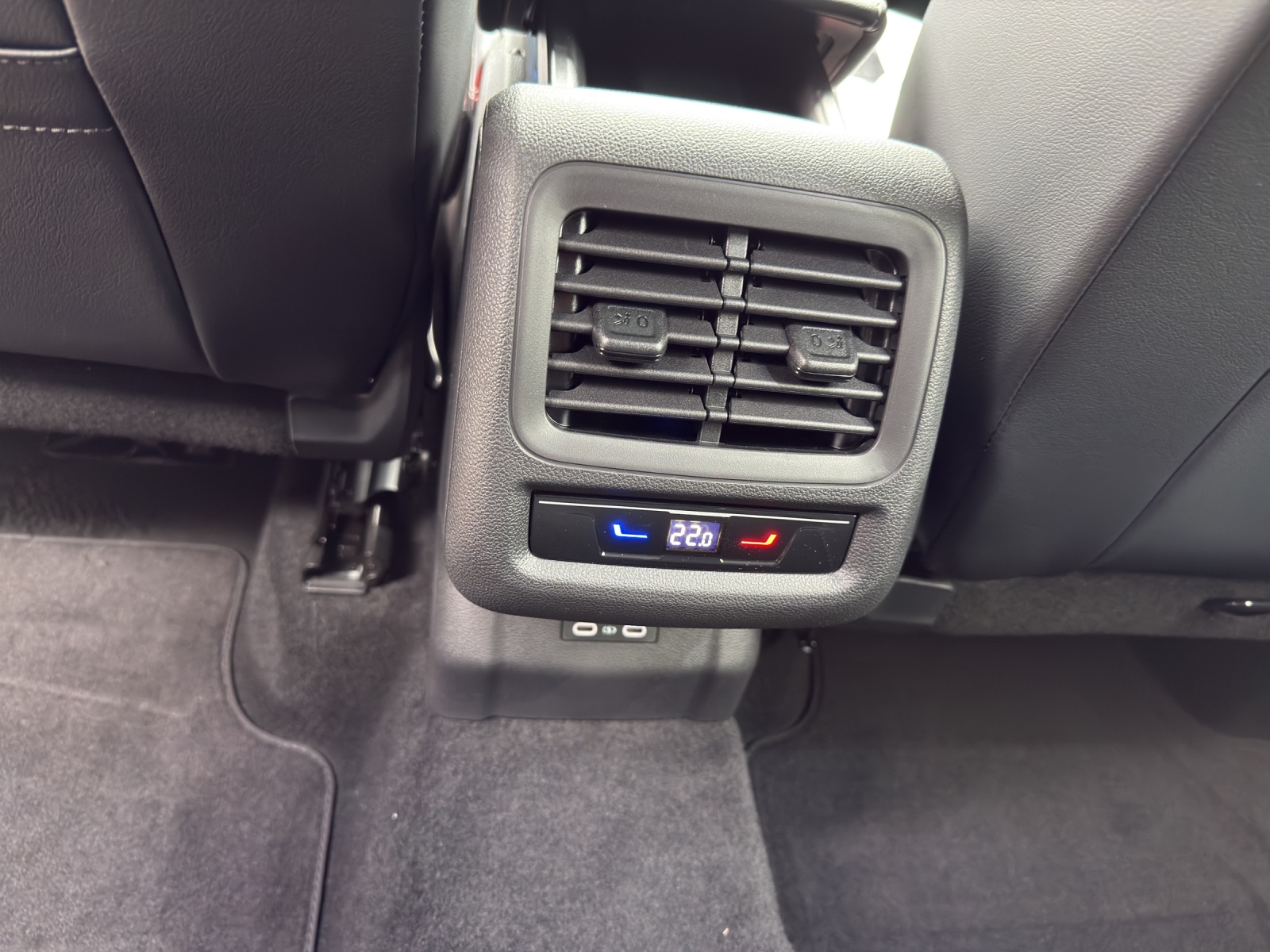 VW T-Roc 1.5 eTSI mHEV R-Line DSG-image-10