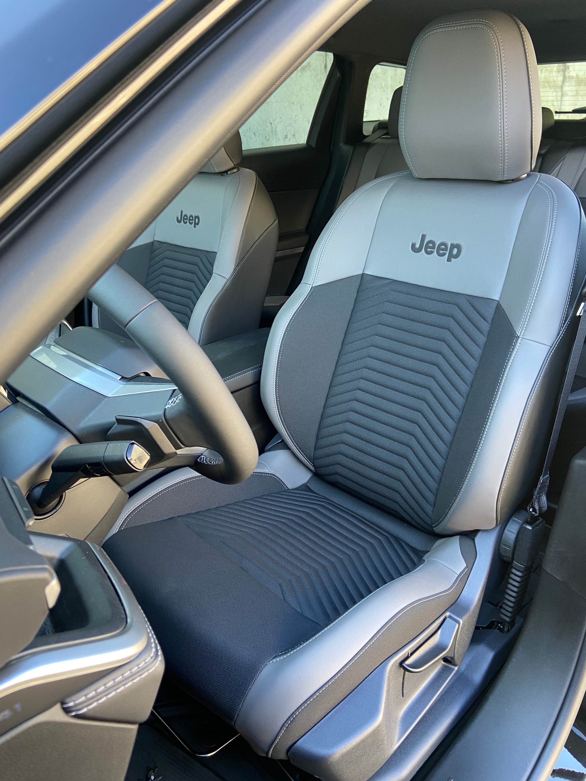 JEEP Compass 1.2 T e-Hybrid First Edition-showroom-element-3