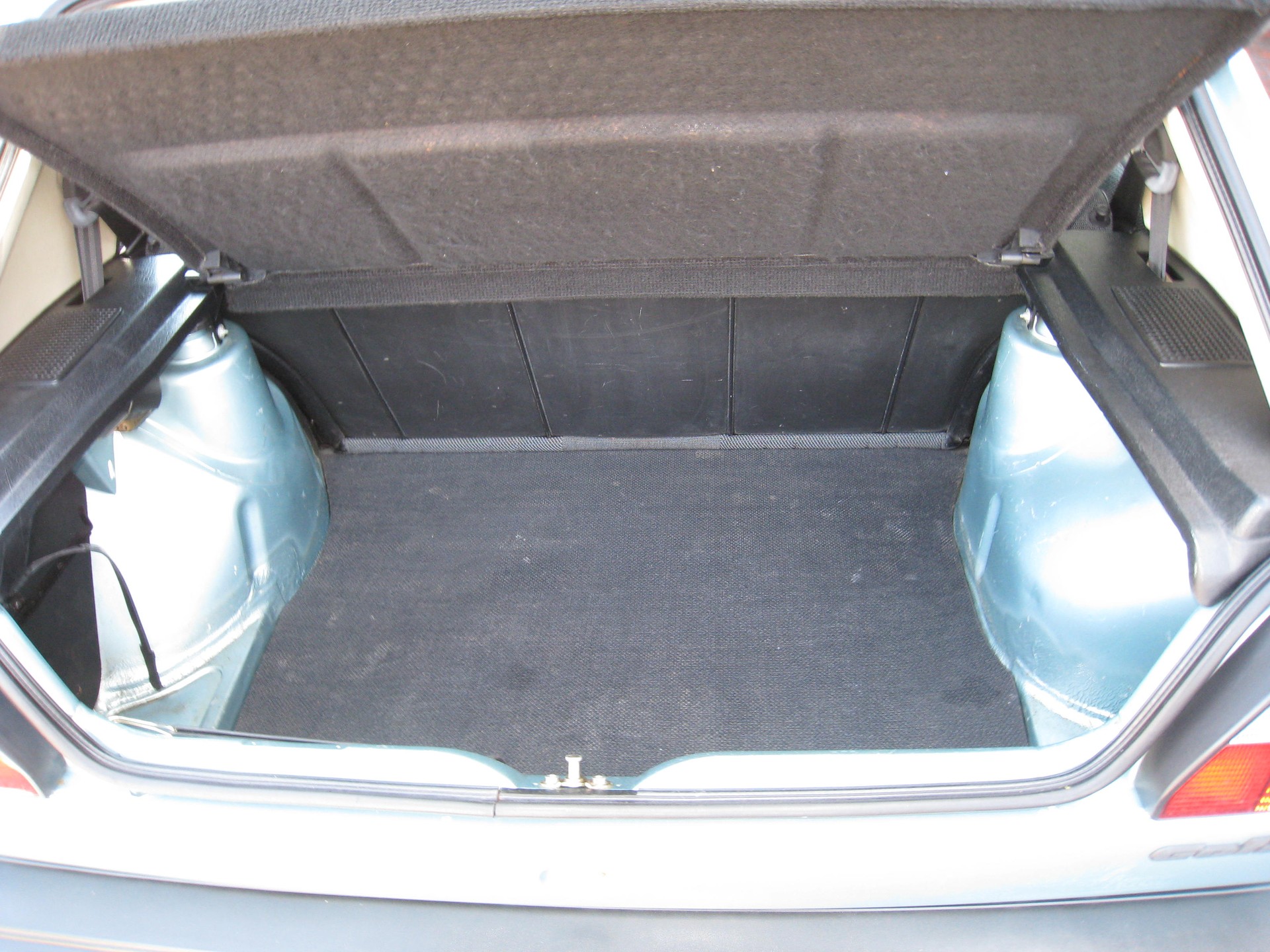 VW Golf 1800 CL-image-11