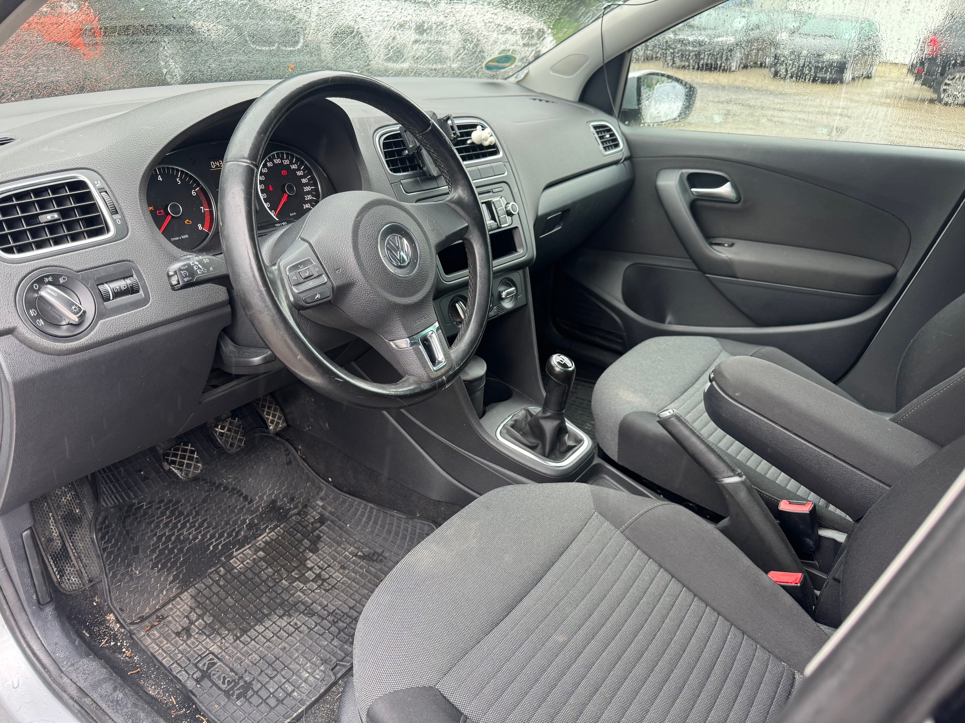VW Polo 1.2 12V Comfortline-image-8