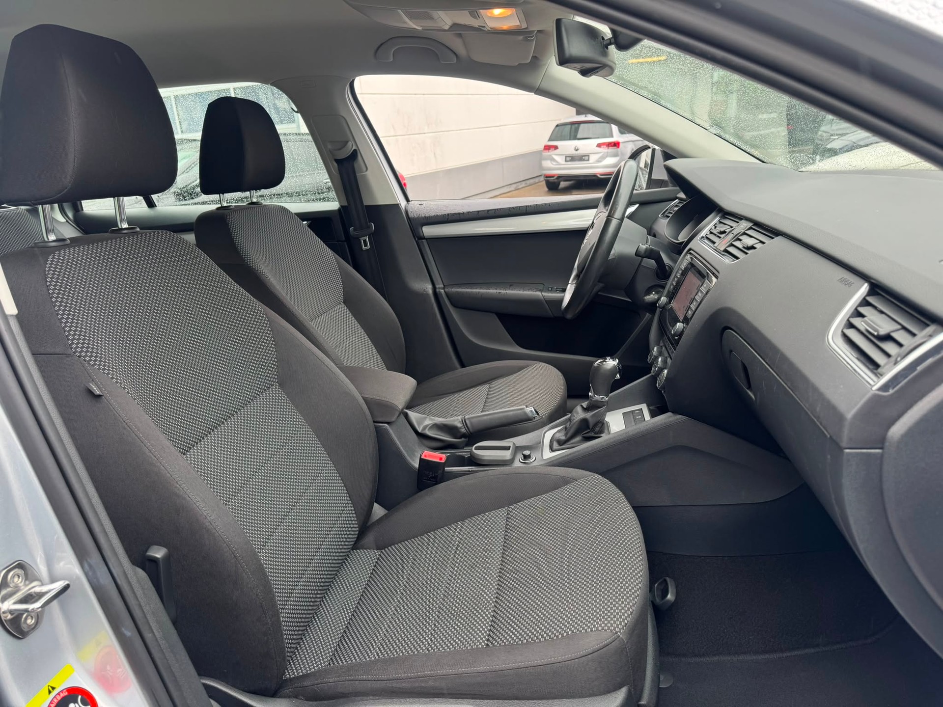 SKODA Octavia Combi 1.4 TSI Ambition DSG-image-13