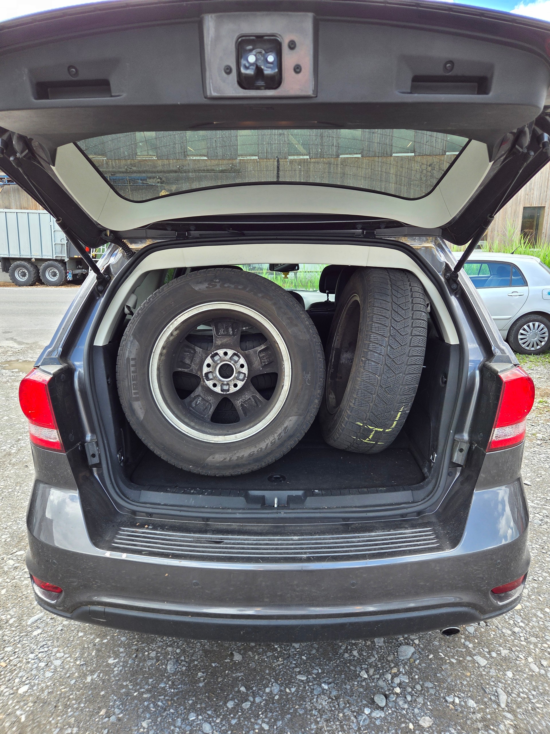 FIAT Freemont 2.0 MJ Lounge AWD Automat-image-4
