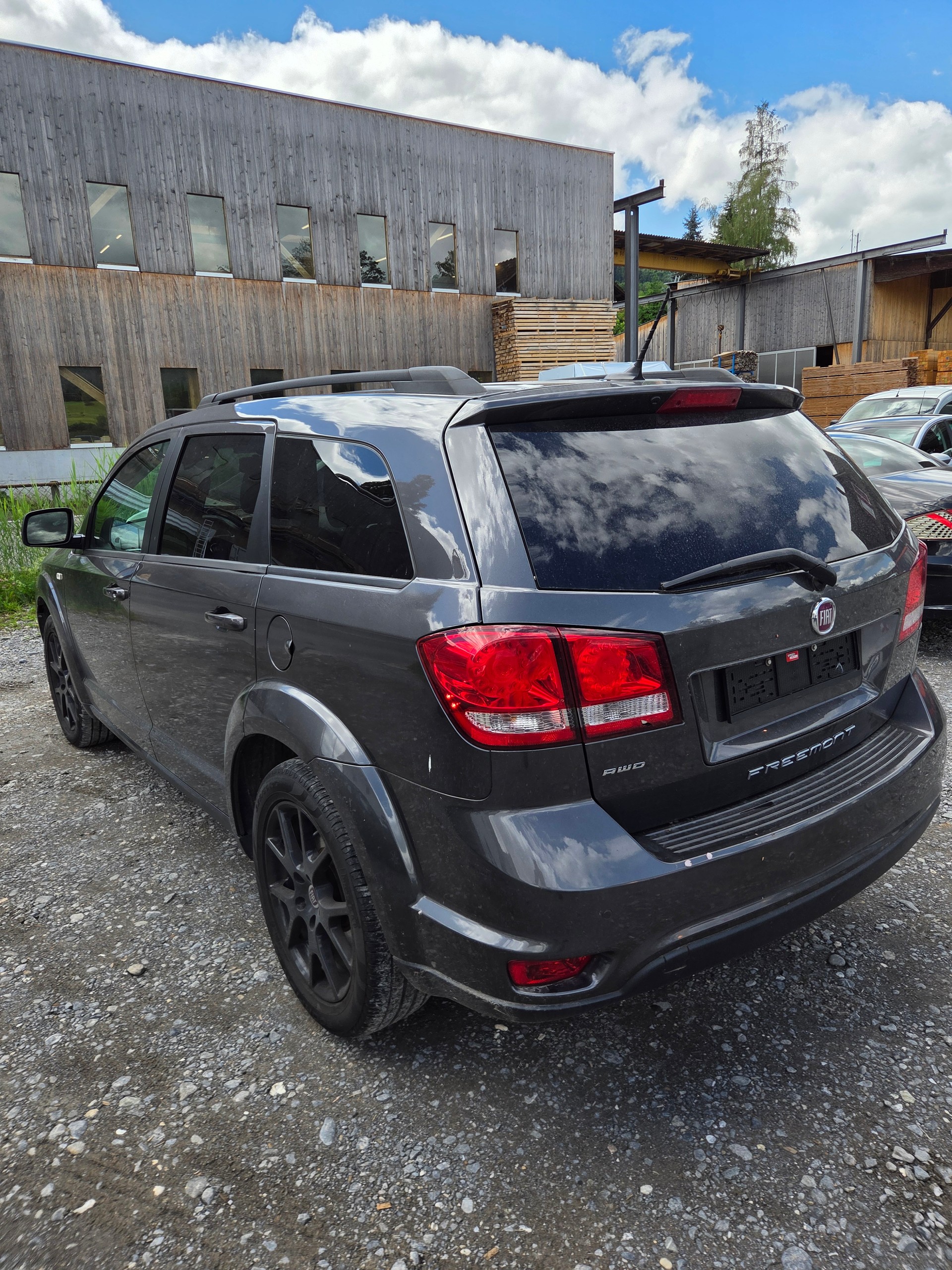 FIAT Freemont 2.0 MJ Lounge AWD Automat-image-3