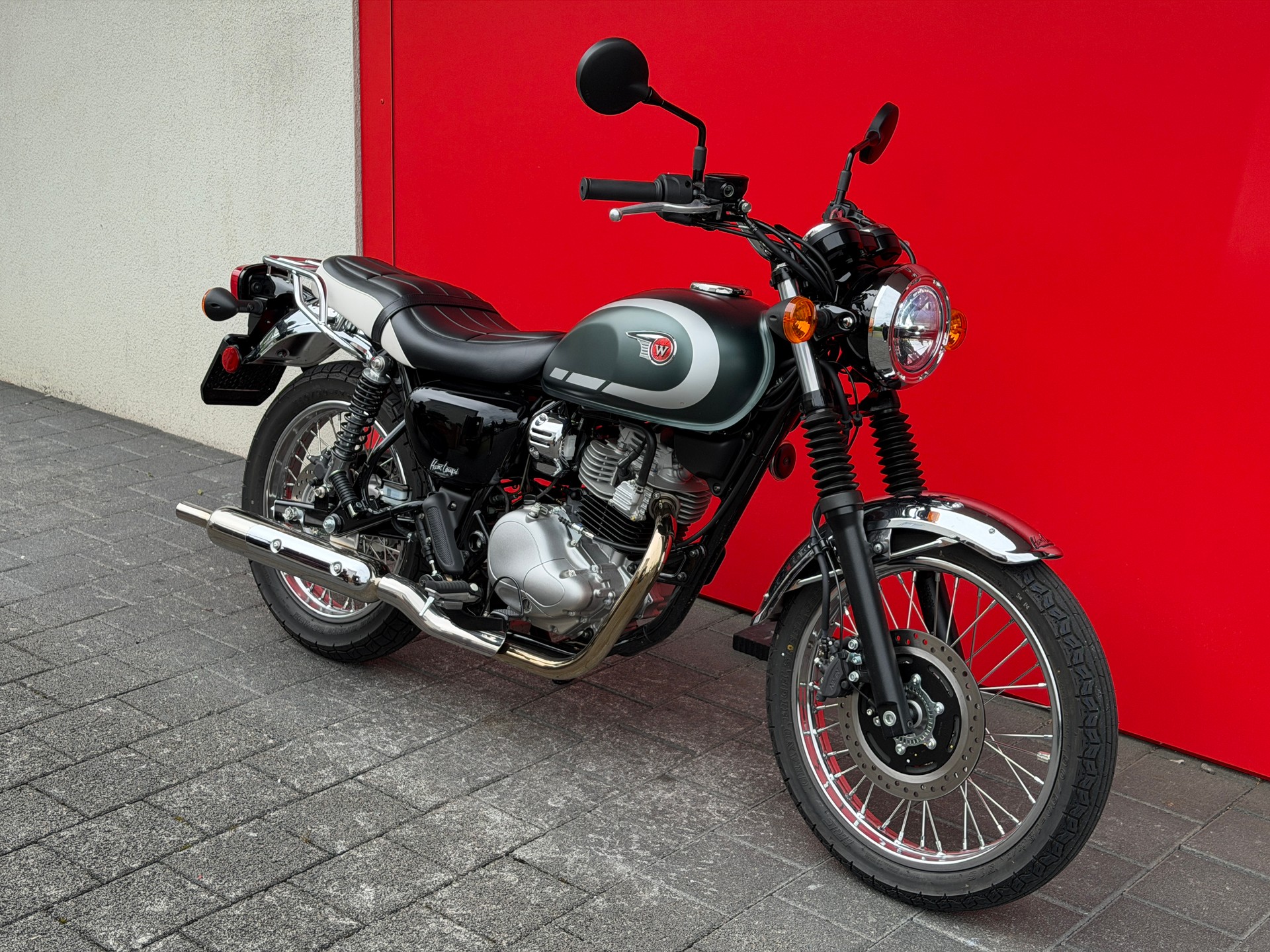 KAWASAKI W 230-showroom-element-3