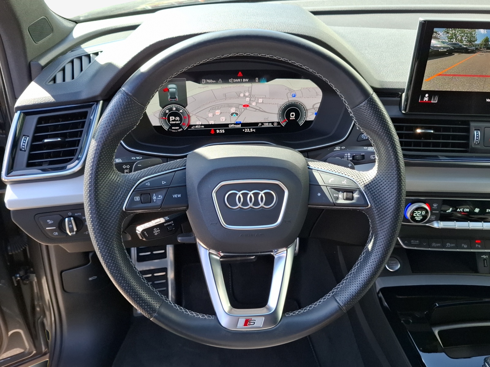 AUDI Q5 40 TDI Black Edition quattro S-tronic-image-9