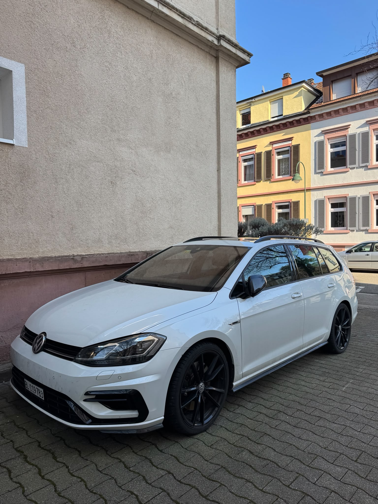 VW 2.0 TSI R 310 DSG 4motion — slika 1