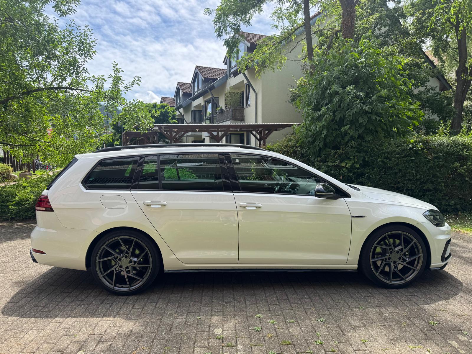 VW 2.0 TSI R 310 DSG 4motion-image-2
