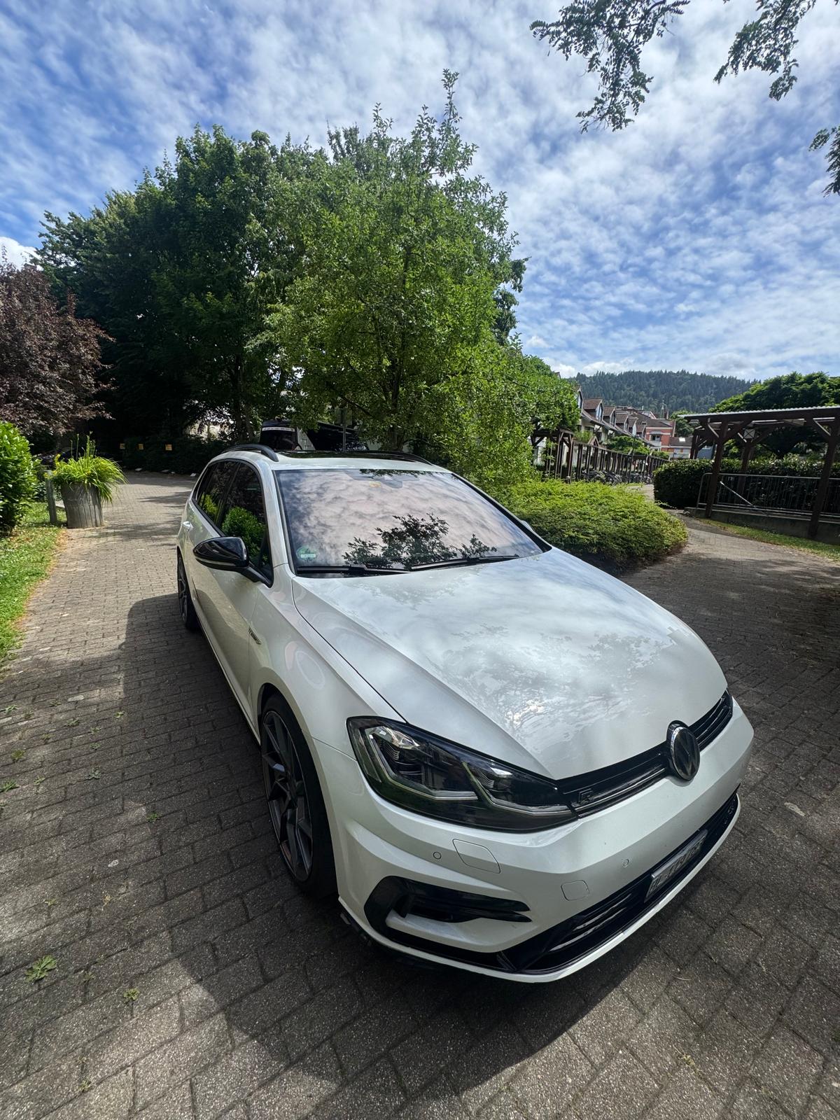 VW 2.0 TSI R 310 DSG 4motion-image-1
