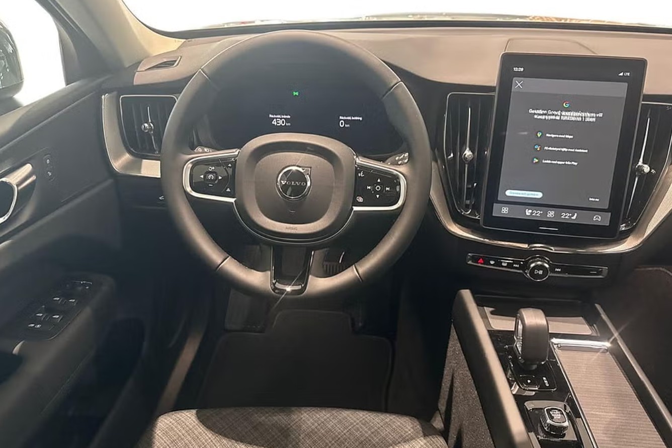 VOLVO XC60 T6 eAWD PluginHybrid Core Geartronic-image-10