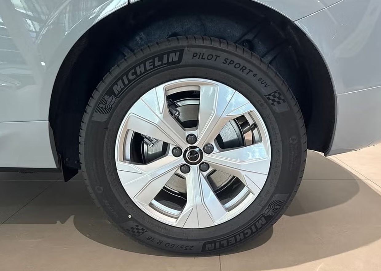 VOLVO XC60 T6 eAWD PluginHybrid Core Geartronic-image-5