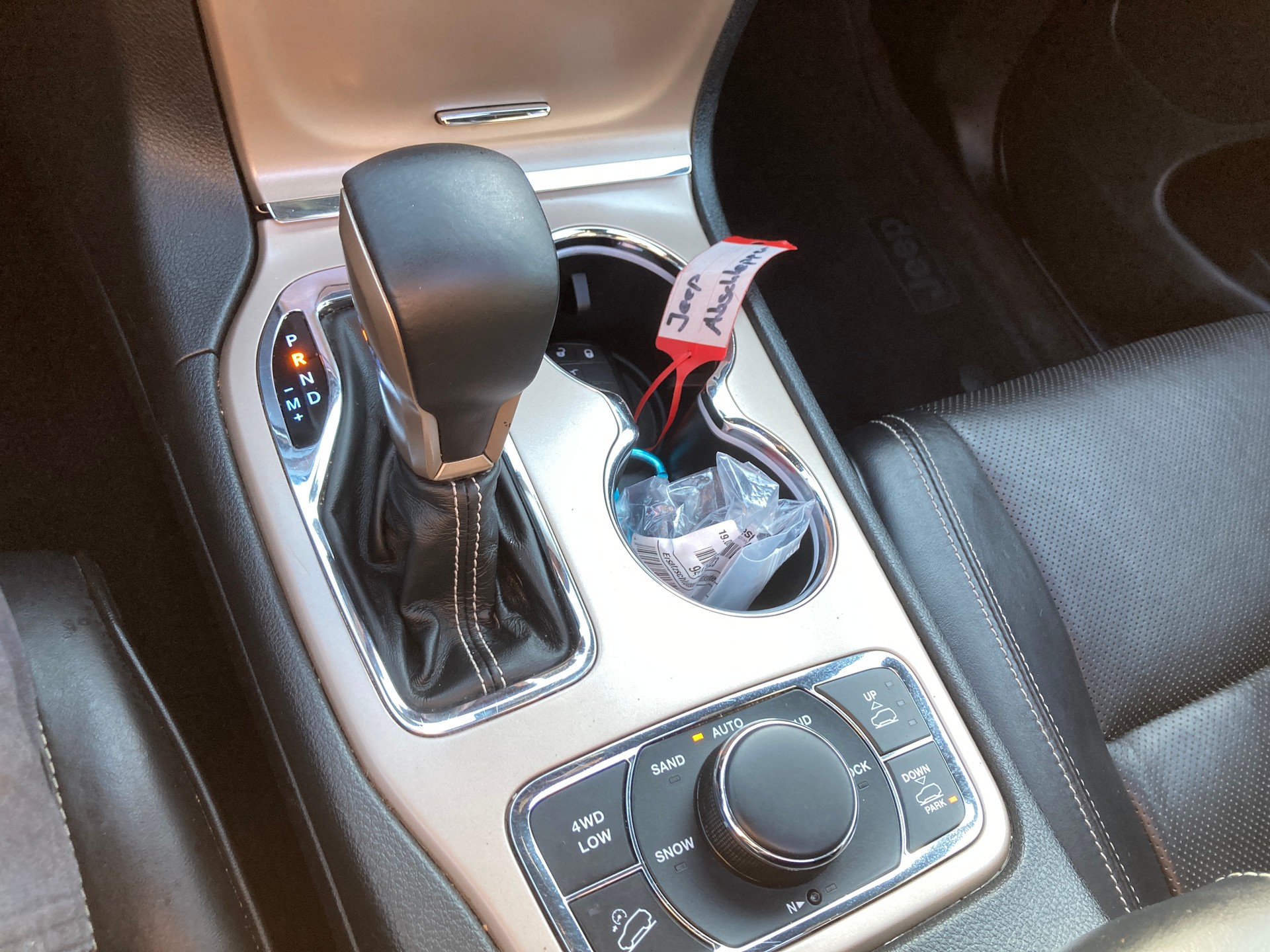 JEEP Grand Cherokee 3.0 CRD Overland Automatic mit 3.500 KG Anhängerkupplung-image-13
