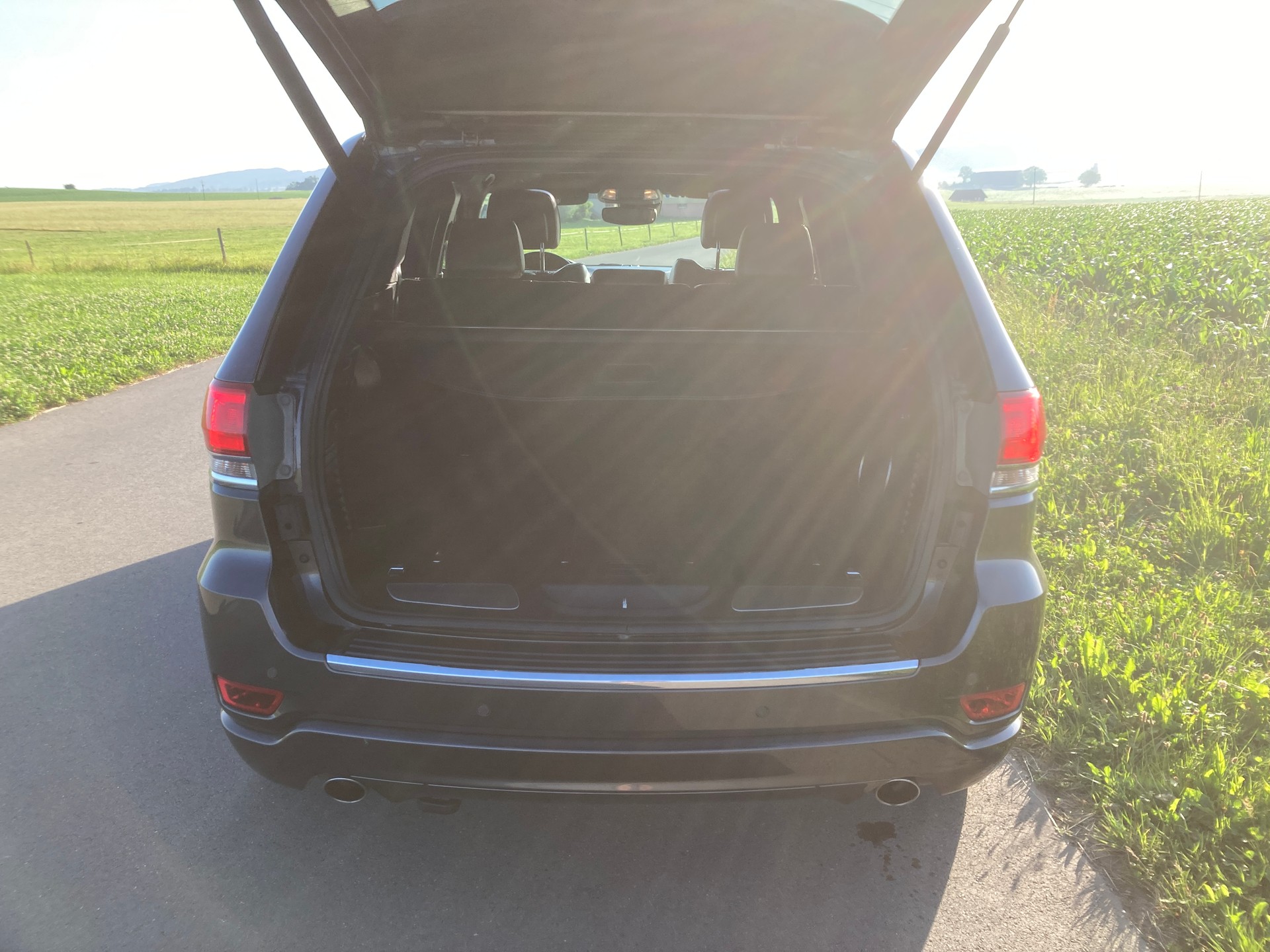 JEEP Grand Cherokee 3.0 CRD Overland Automatic mit 3.500 KG Anhängerkupplung-image-5