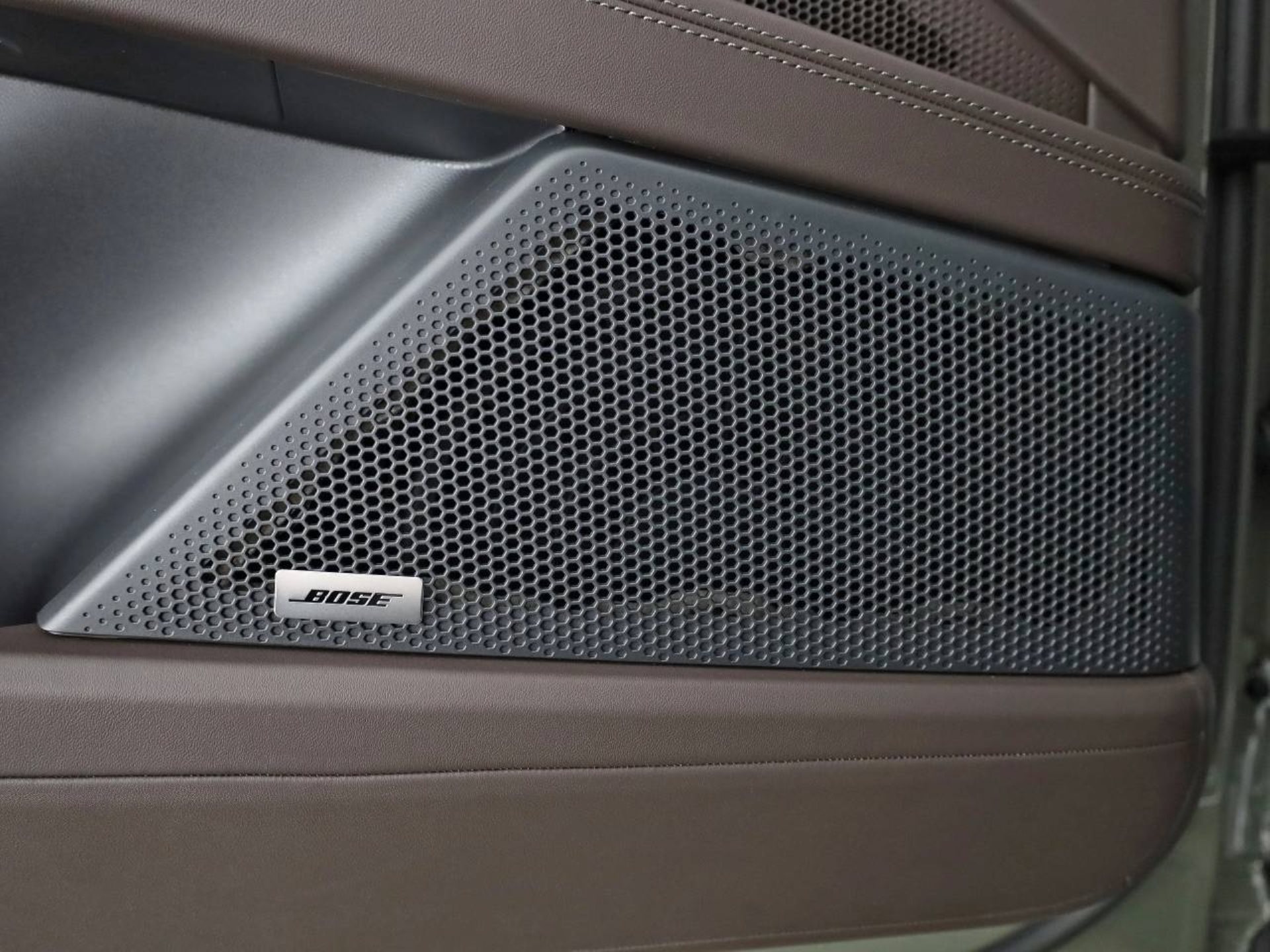 PORSCHE Cayenne Turbo Coupé Electric-image-13