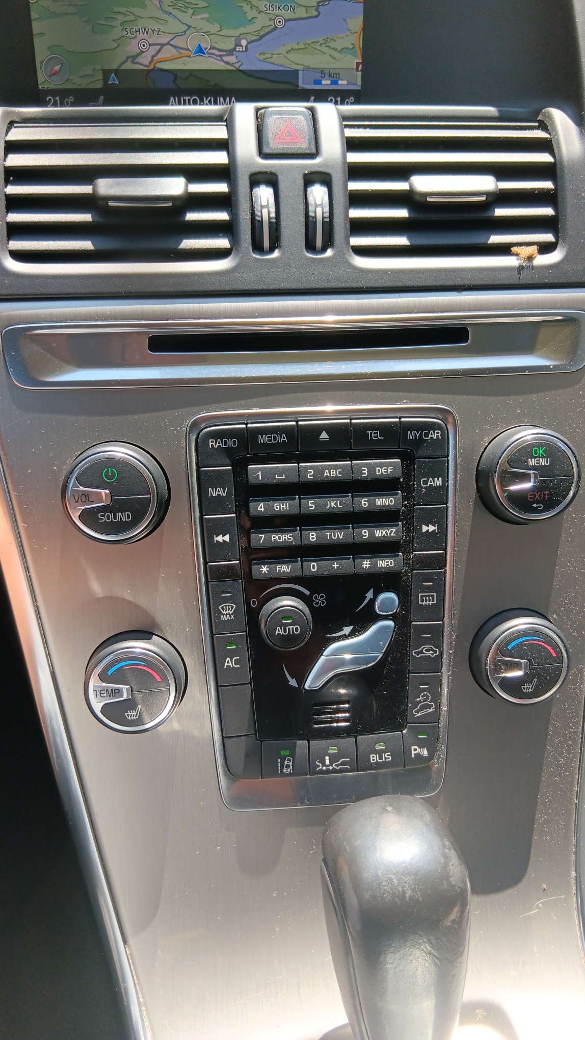 VOLVO XC60 D3 AWD Summum Geartronic-image-3