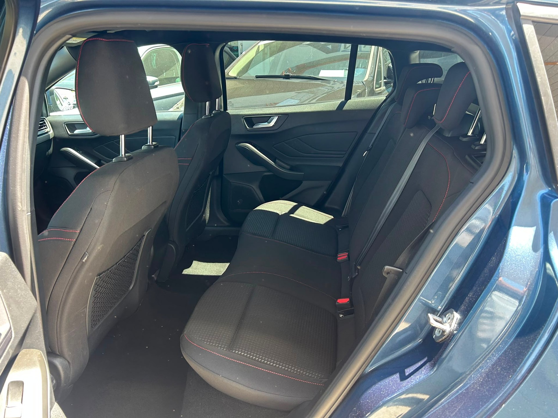 FORD Focus 1.0 MHEV ST-Line Vignale Automat-image-5