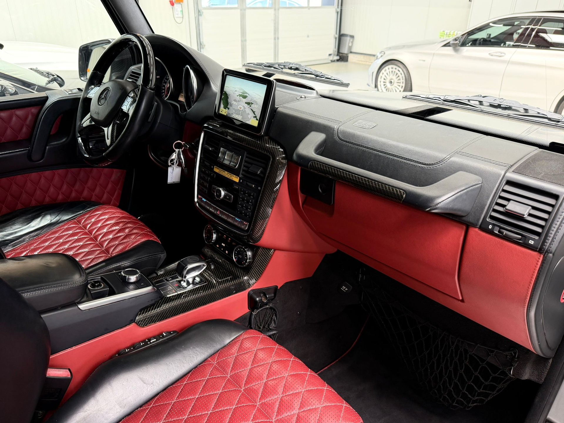 MERCEDES-BENZ G 63 AMG Automatic-image-29
