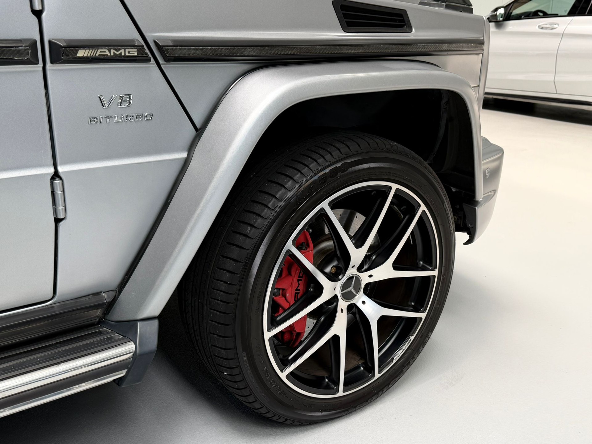 MERCEDES-BENZ G 63 AMG Automatic-image-9