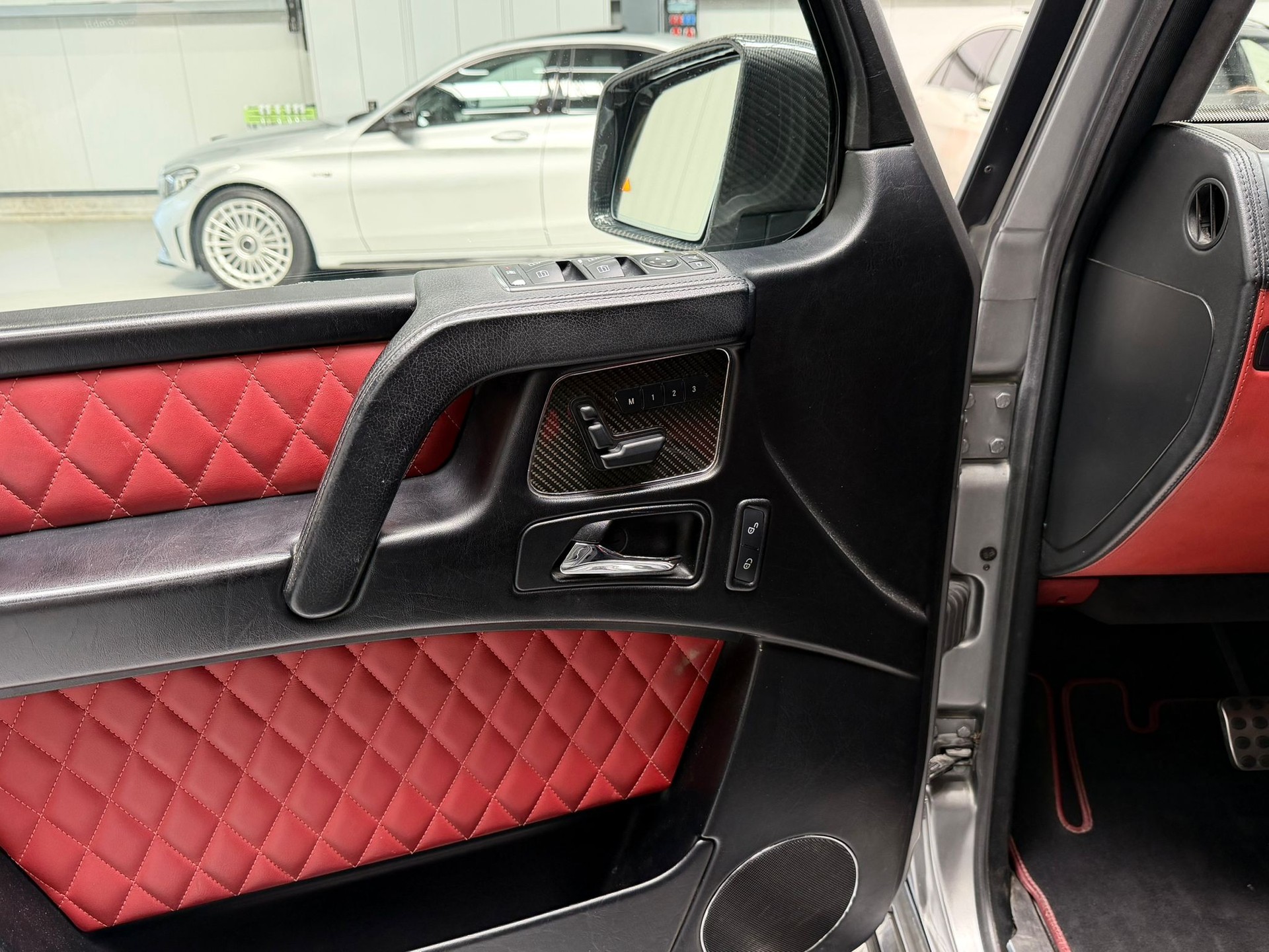 MERCEDES-BENZ G 63 AMG Automatic-image-22