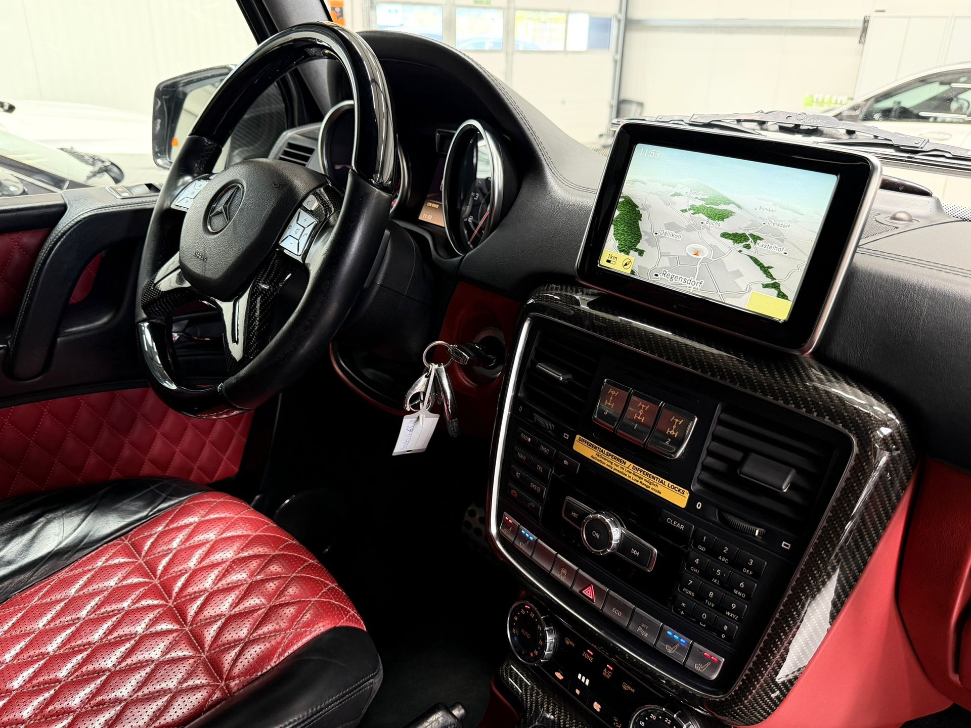 MERCEDES-BENZ G 63 AMG Automatic-image-30