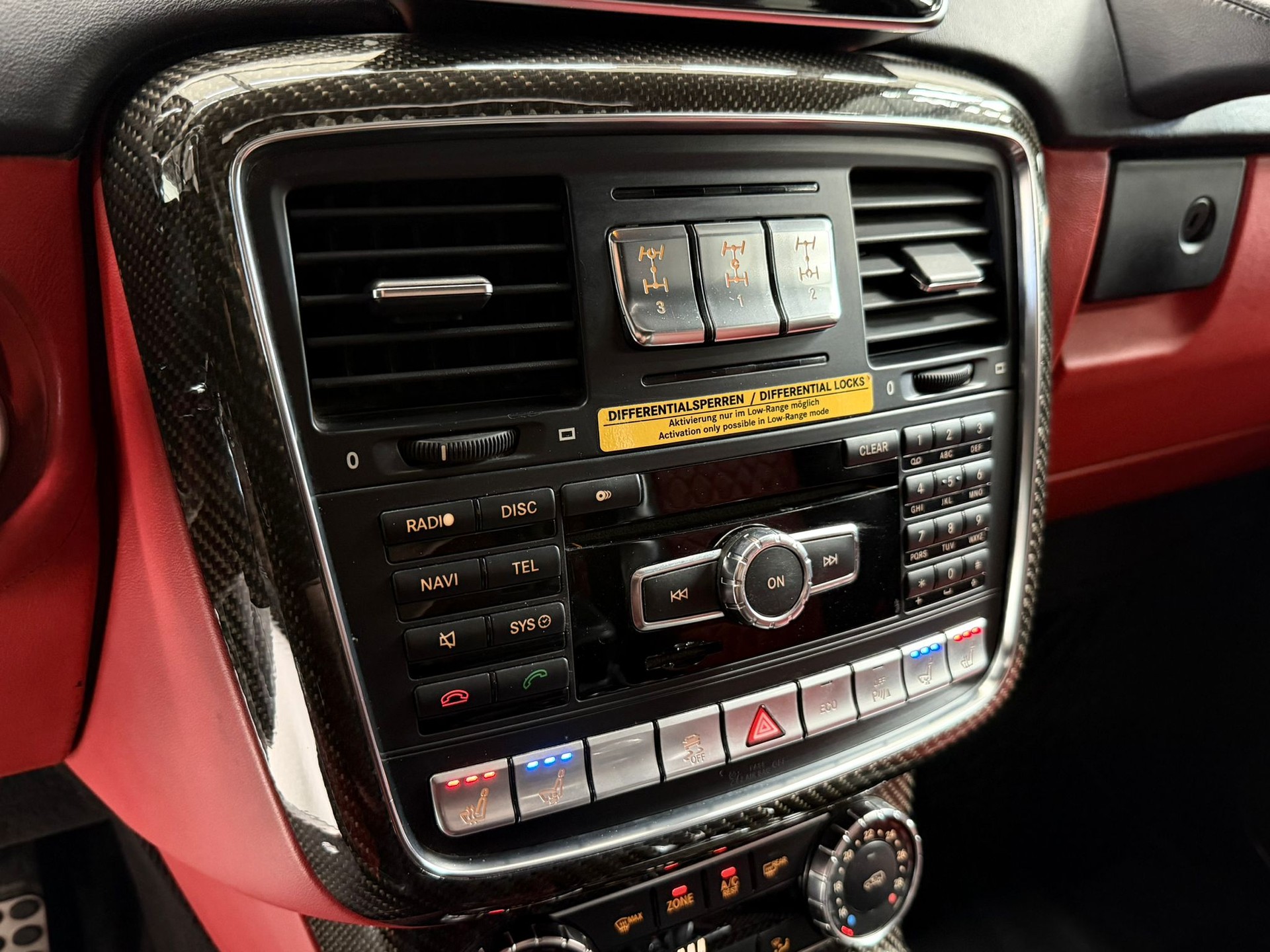 MERCEDES-BENZ G 63 AMG Automatic-image-17