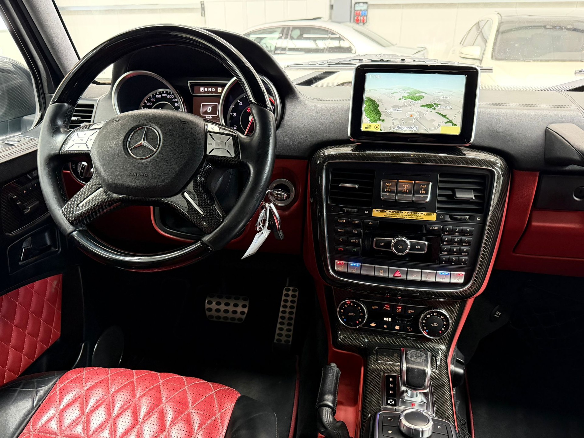 MERCEDES-BENZ G 63 AMG Automatic-image-14