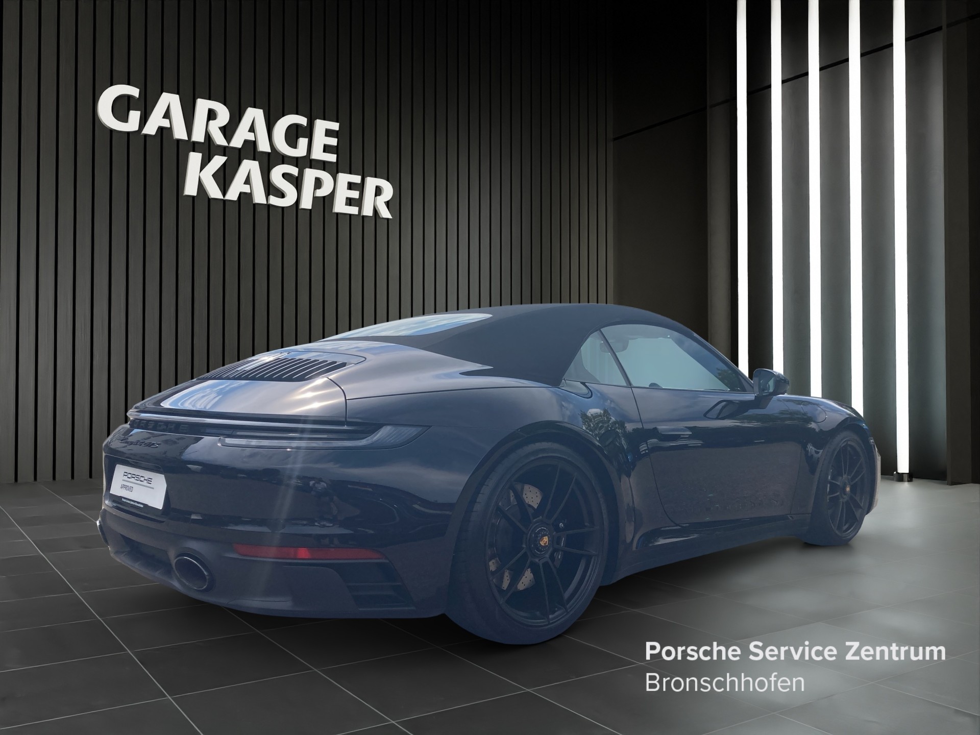 PORSCHE 911 Carrera 4 GTS Cabriolet-image-4