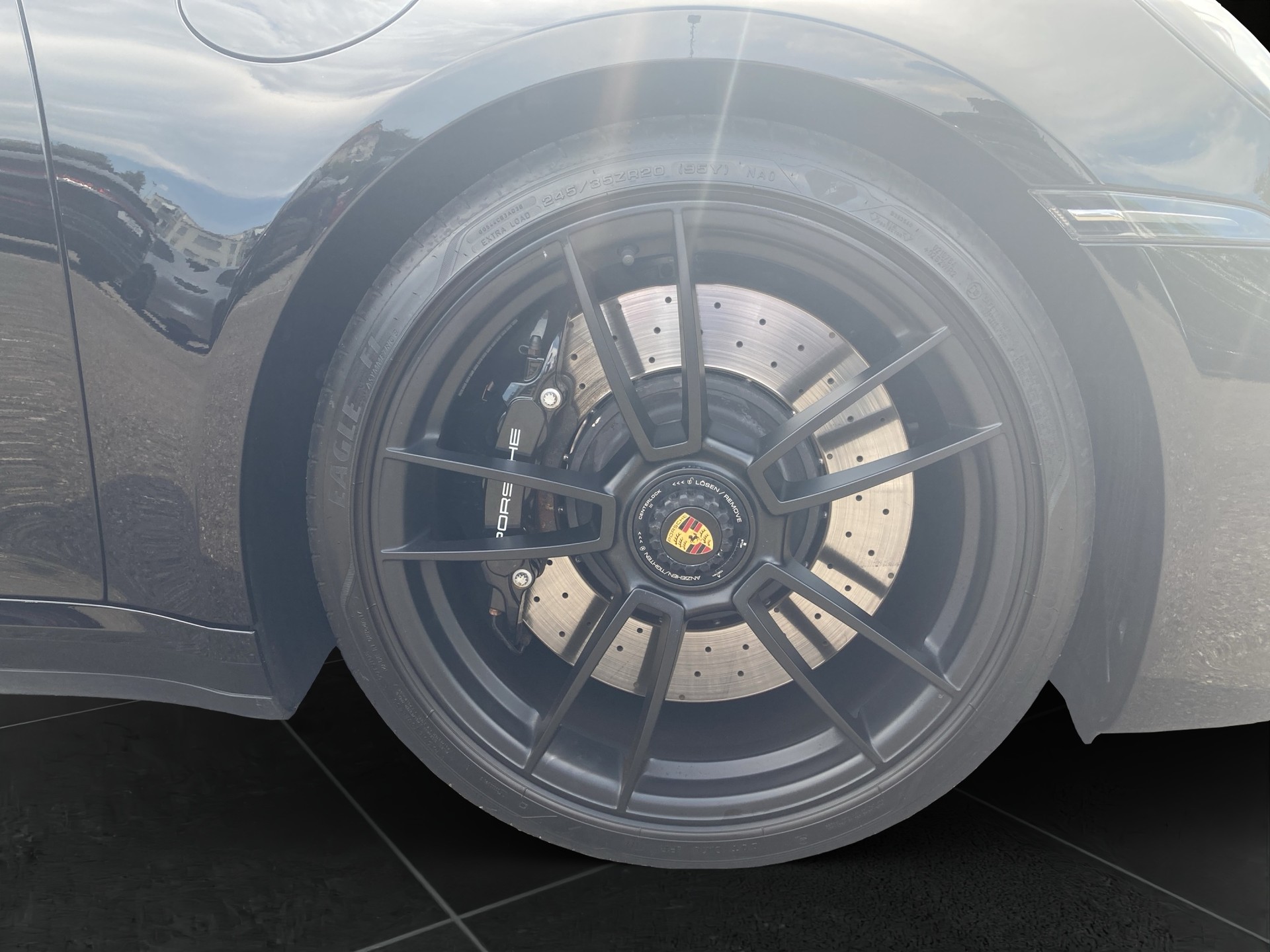 PORSCHE 911 Carrera 4 GTS Cabriolet-image-7
