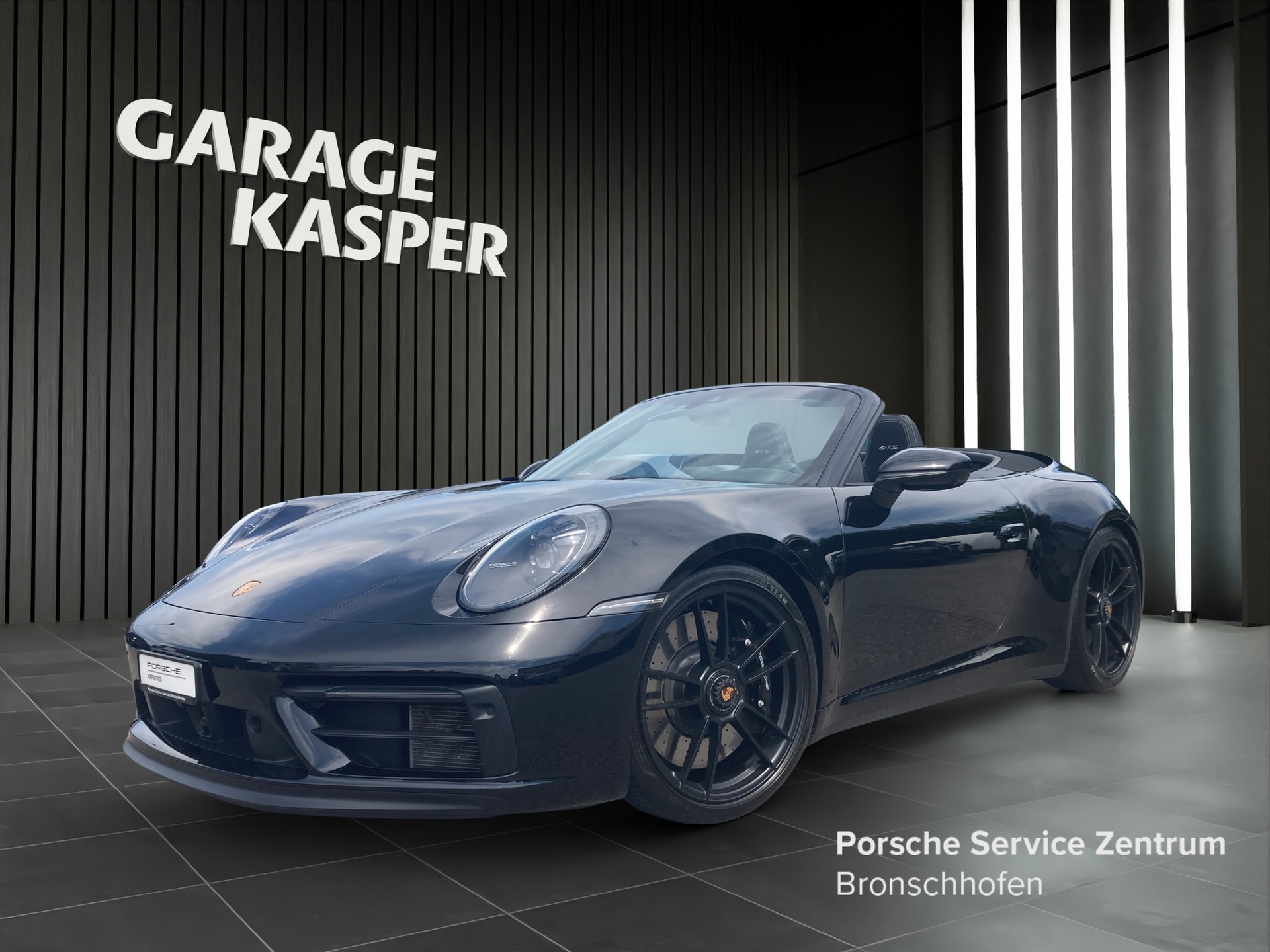 PORSCHE 911 Carrera 4 GTS Cabriolet-image-0