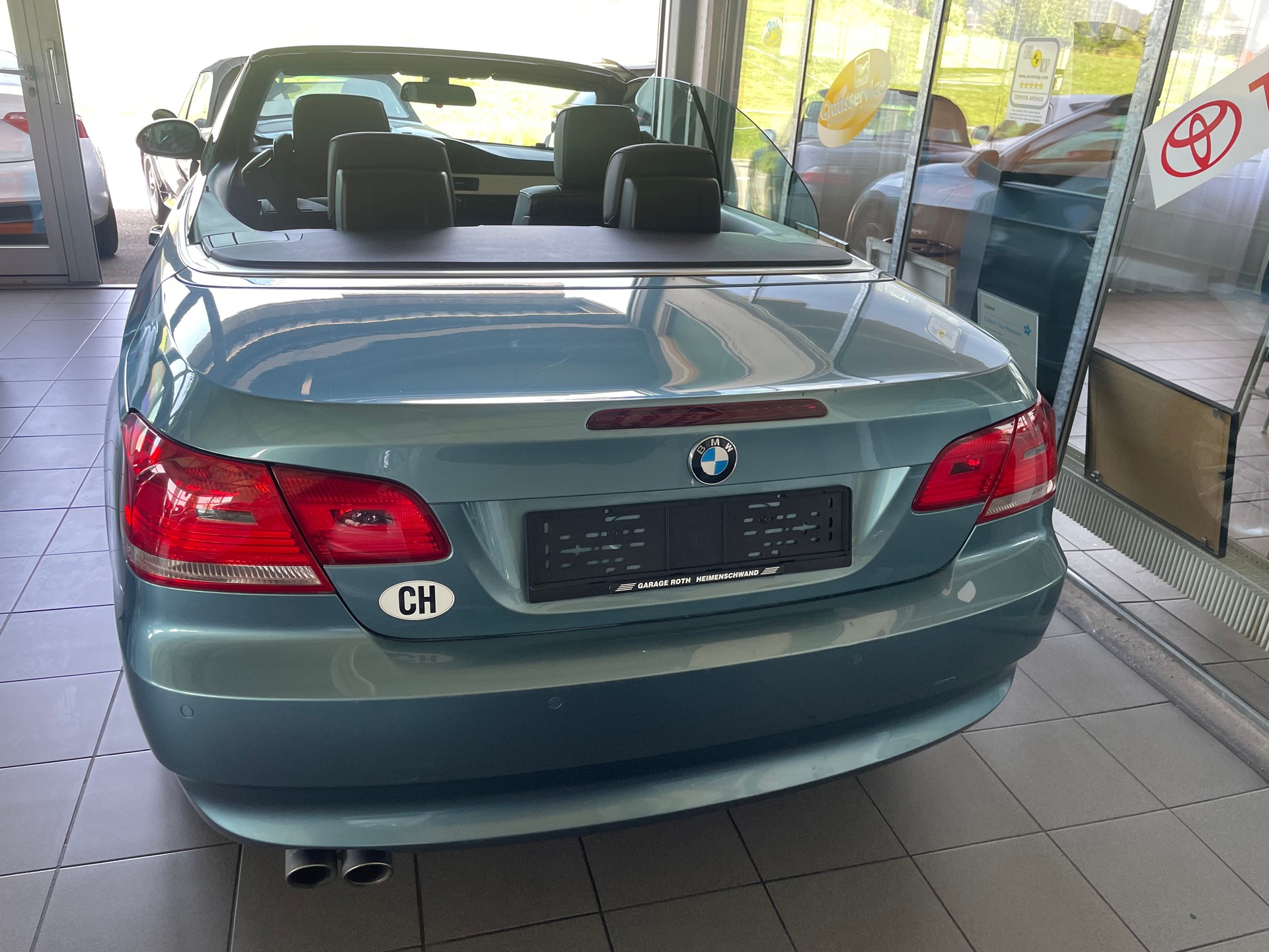BMW 325i Cabriolet Steptronic-image-2