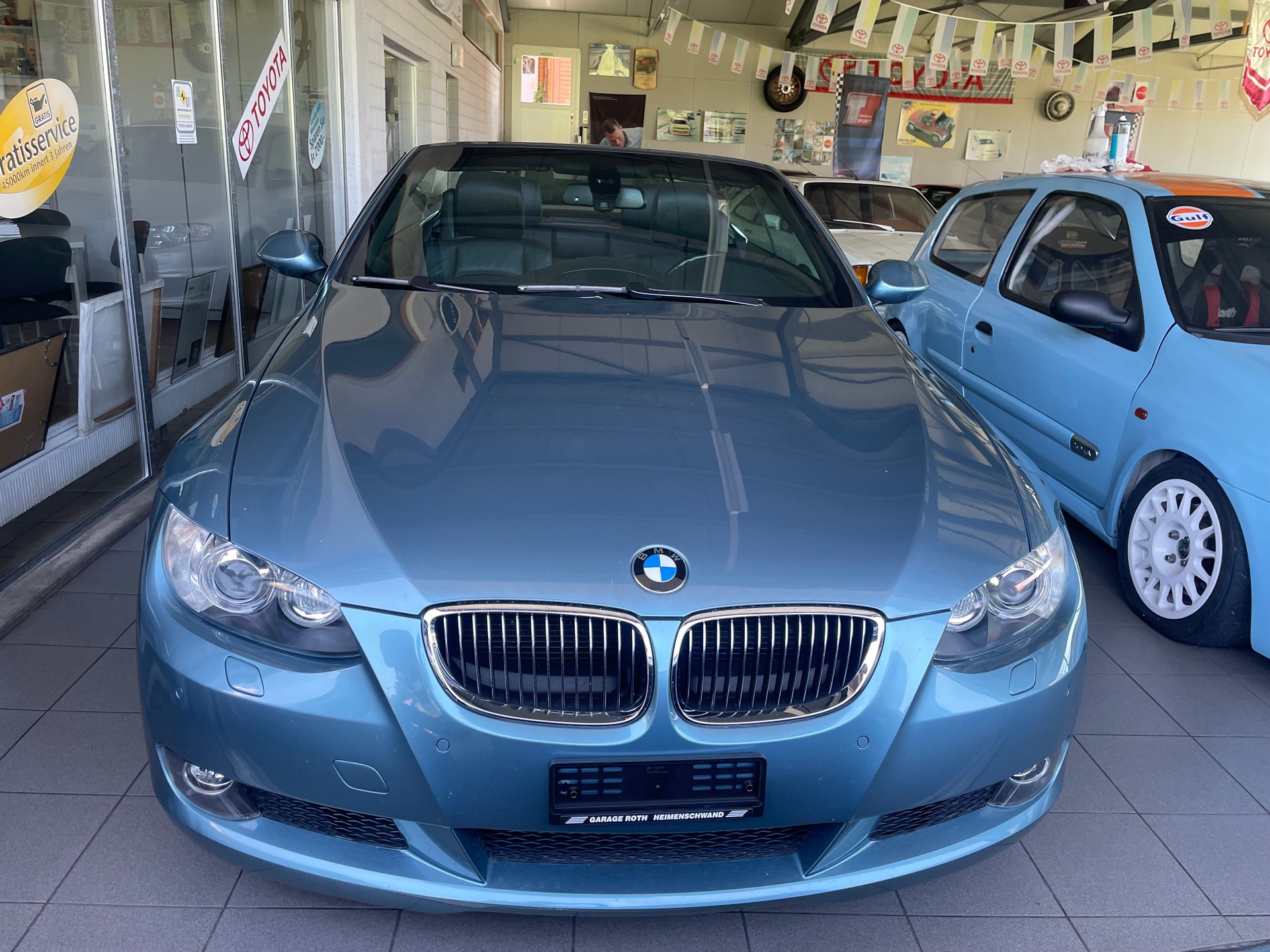 BMW 325i Cabriolet Steptronic-image-0