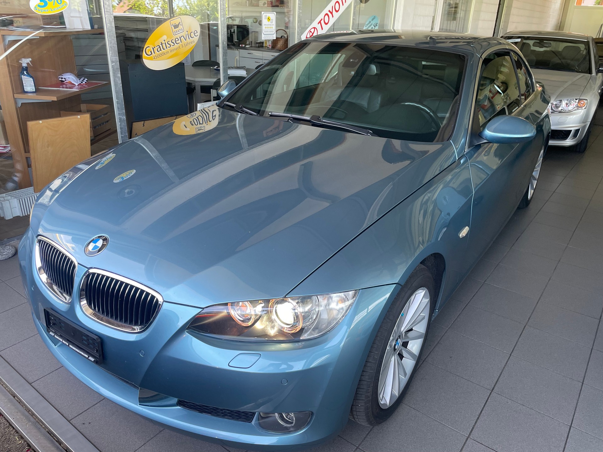 BMW 325i Cabriolet Steptronic-image-1