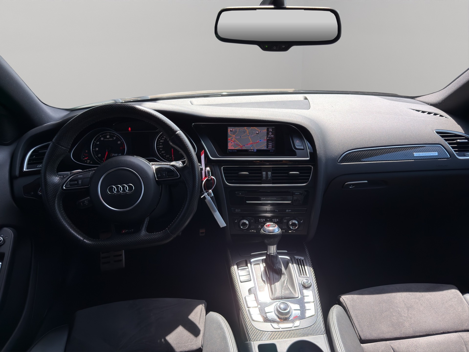 AUDI RS4 Avant 4.2 FSI V8 quattro S-tronic-image-15