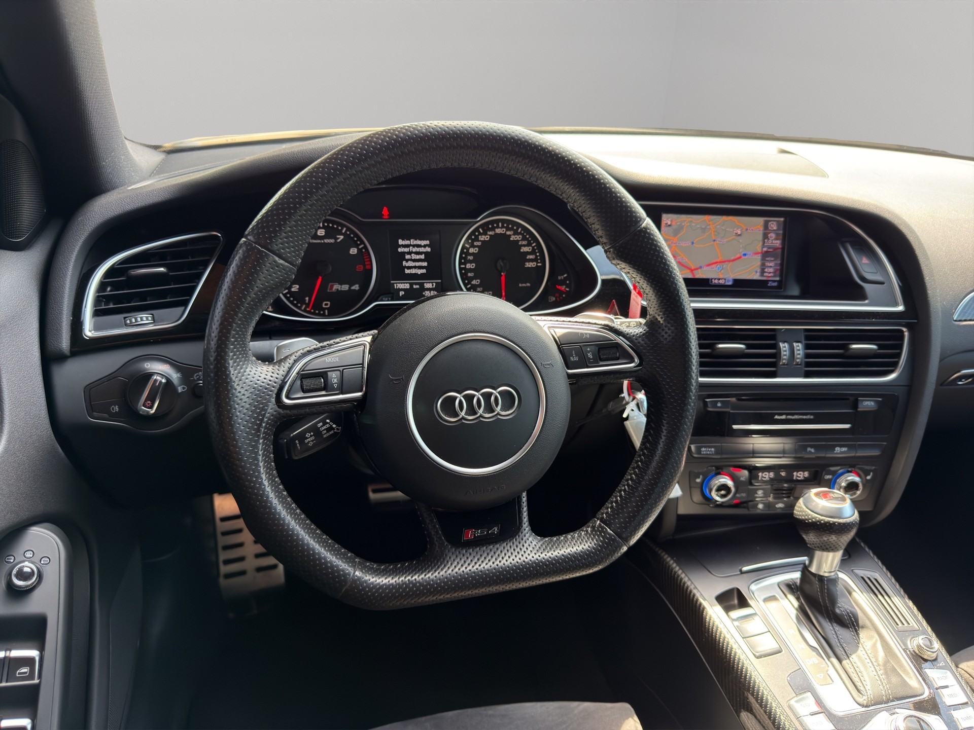 AUDI RS4 Avant 4.2 FSI V8 quattro S-tronic-image-14