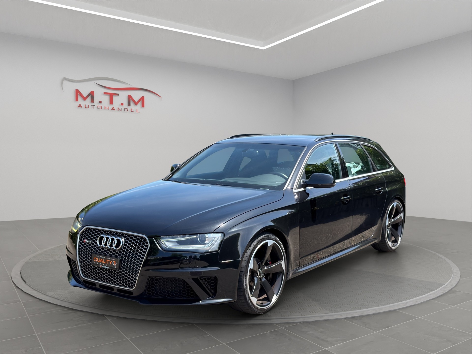 AUDI RS4 Avant 4.2 FSI V8 quattro S-tronic-image-3