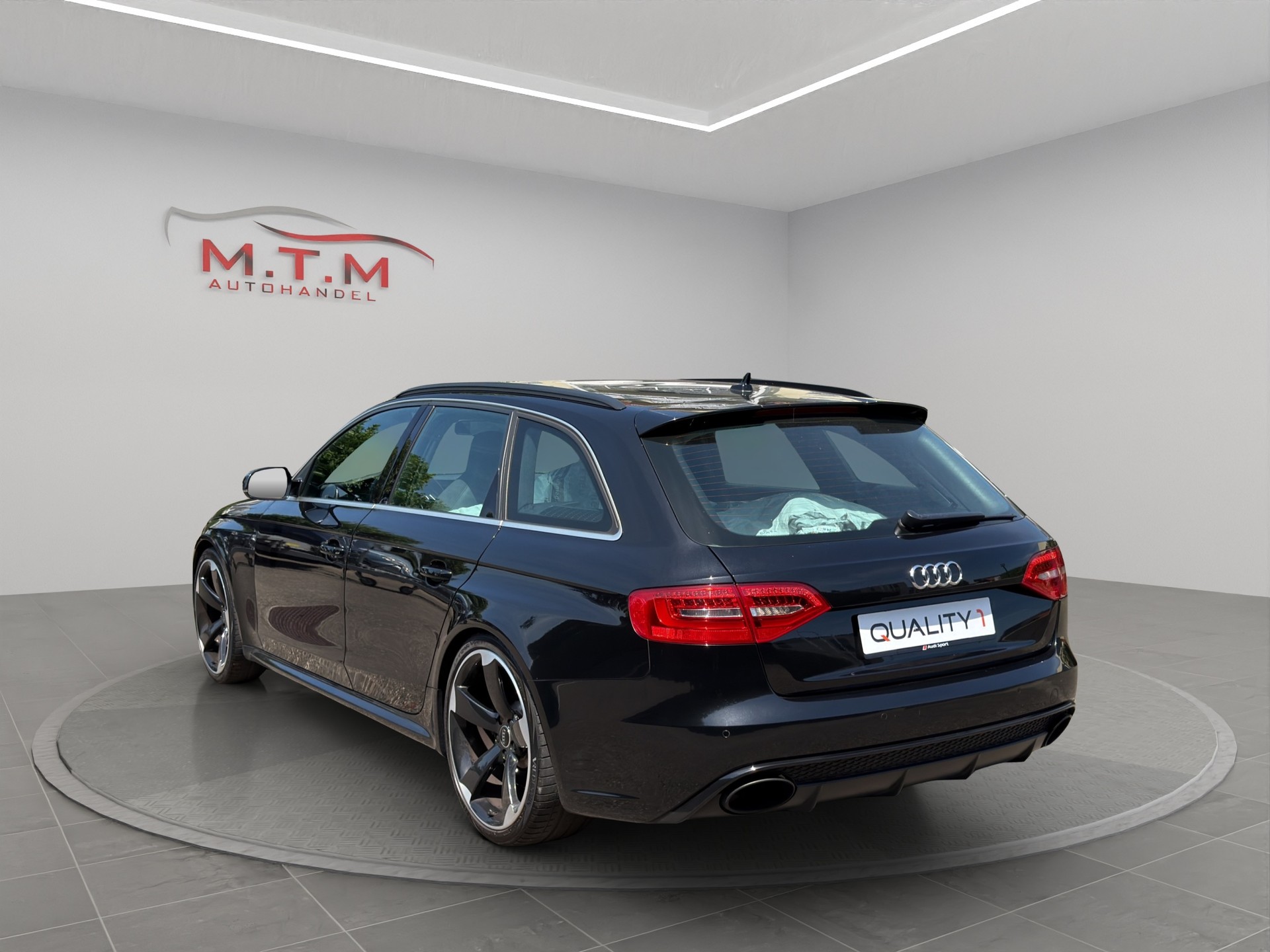 AUDI RS4 Avant 4.2 FSI V8 quattro S-tronic-image-6