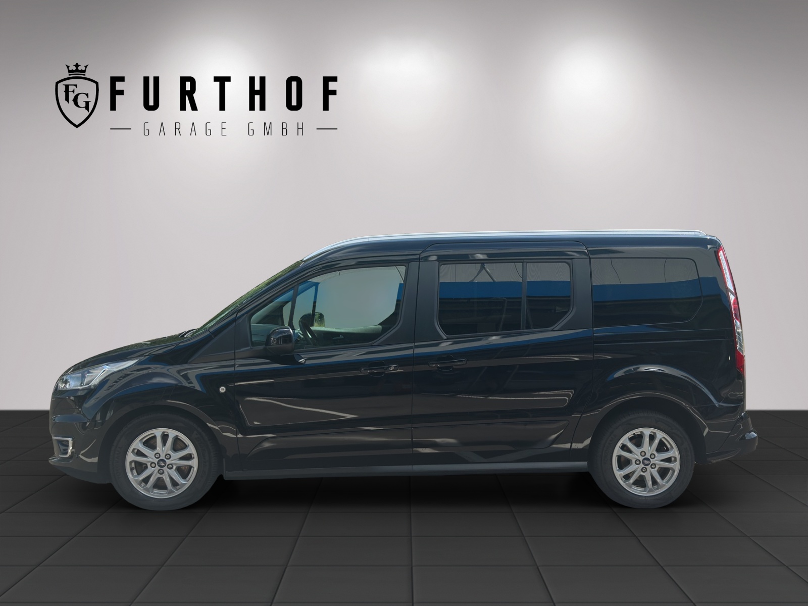 FORD Grand Tourneo Connect 1.5 EcoBlue Titanium Automat-image-2