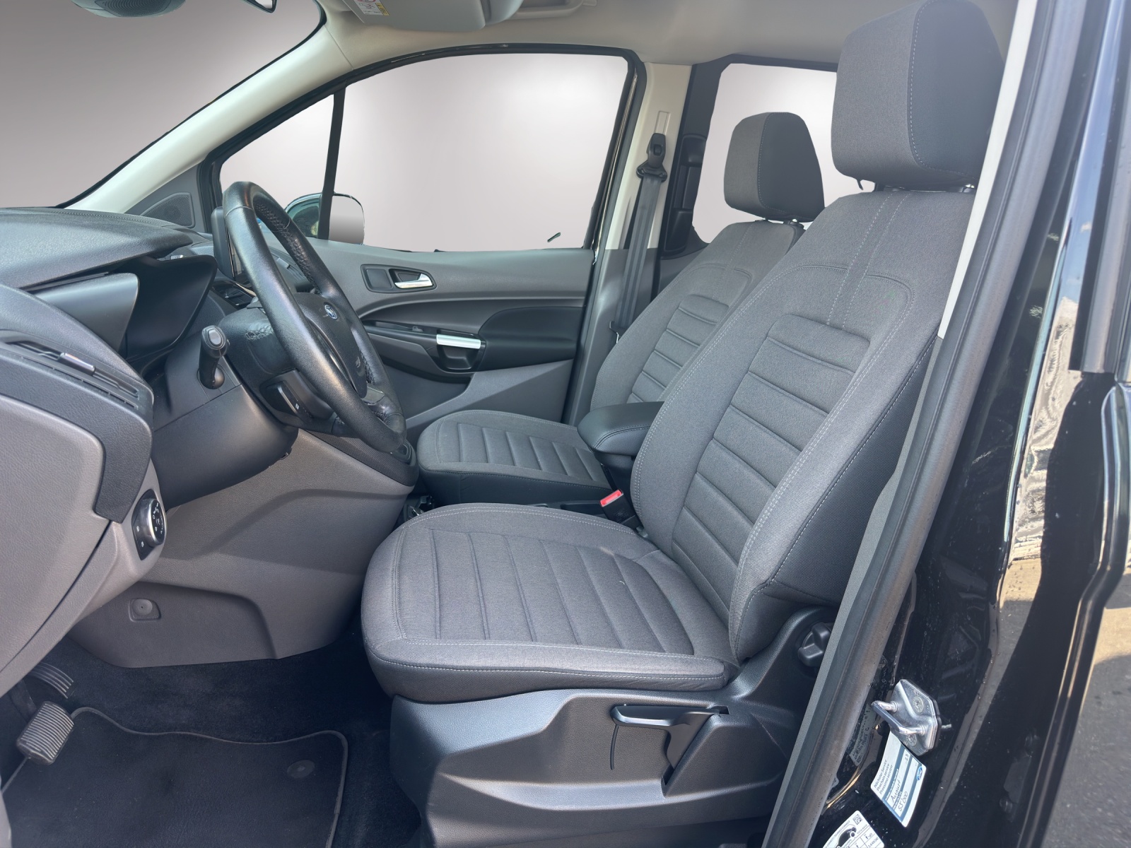 FORD Grand Tourneo Connect 1.5 EcoBlue Titanium Automat-image-9