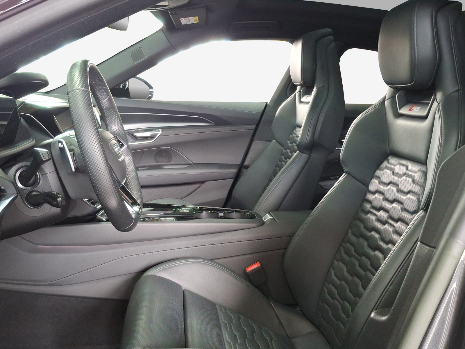 AUDI RS e-tron GT quattro-image-8