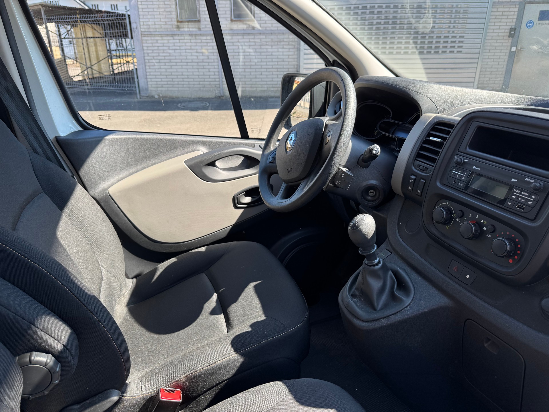 RENAULT Trafic 1.6 ENERGY TwinT. dCi120 2.9t Business L2H1-image-10