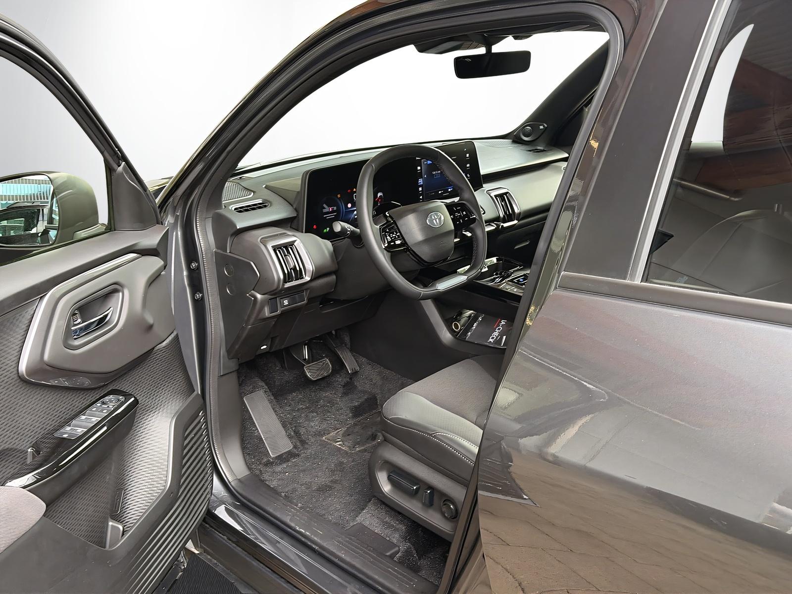 TOYOTA Urban Cruiser Premium AWD-image-6