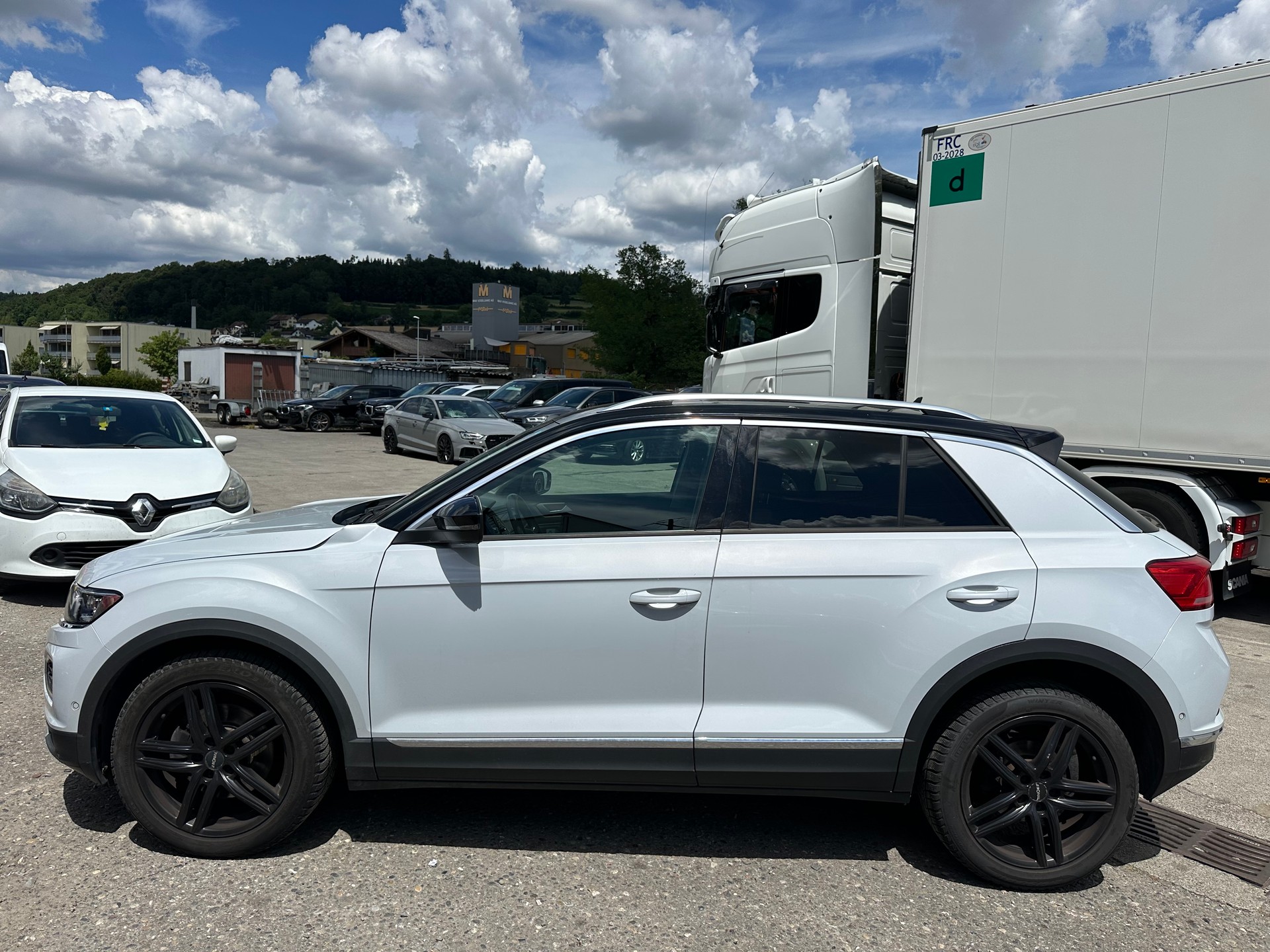 VW T-Roc 2.0 TSI Advance DSG 4Motion-image-2
