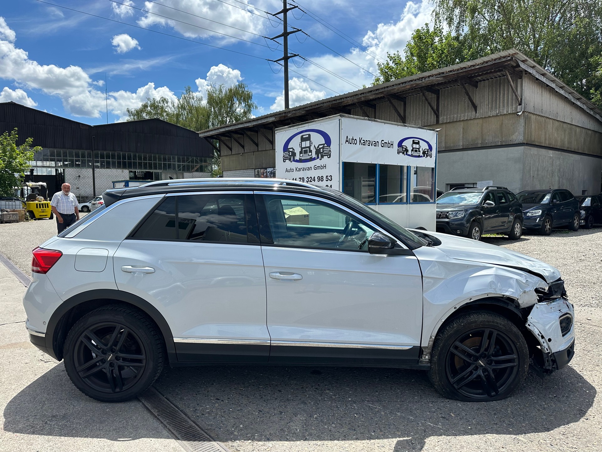 VW T-Roc 2.0 TSI Advance DSG 4Motion-image-3
