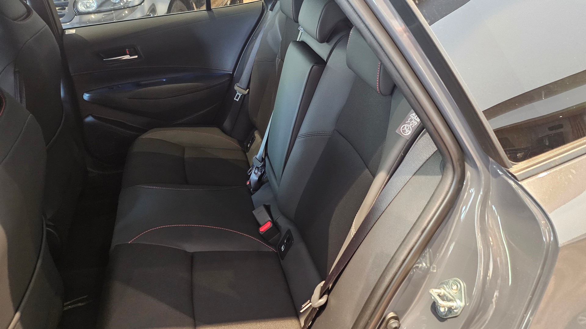 TOYOTA Corolla Touring Sports 2.0 HSD GR Sport e-CVTđ„-image-21