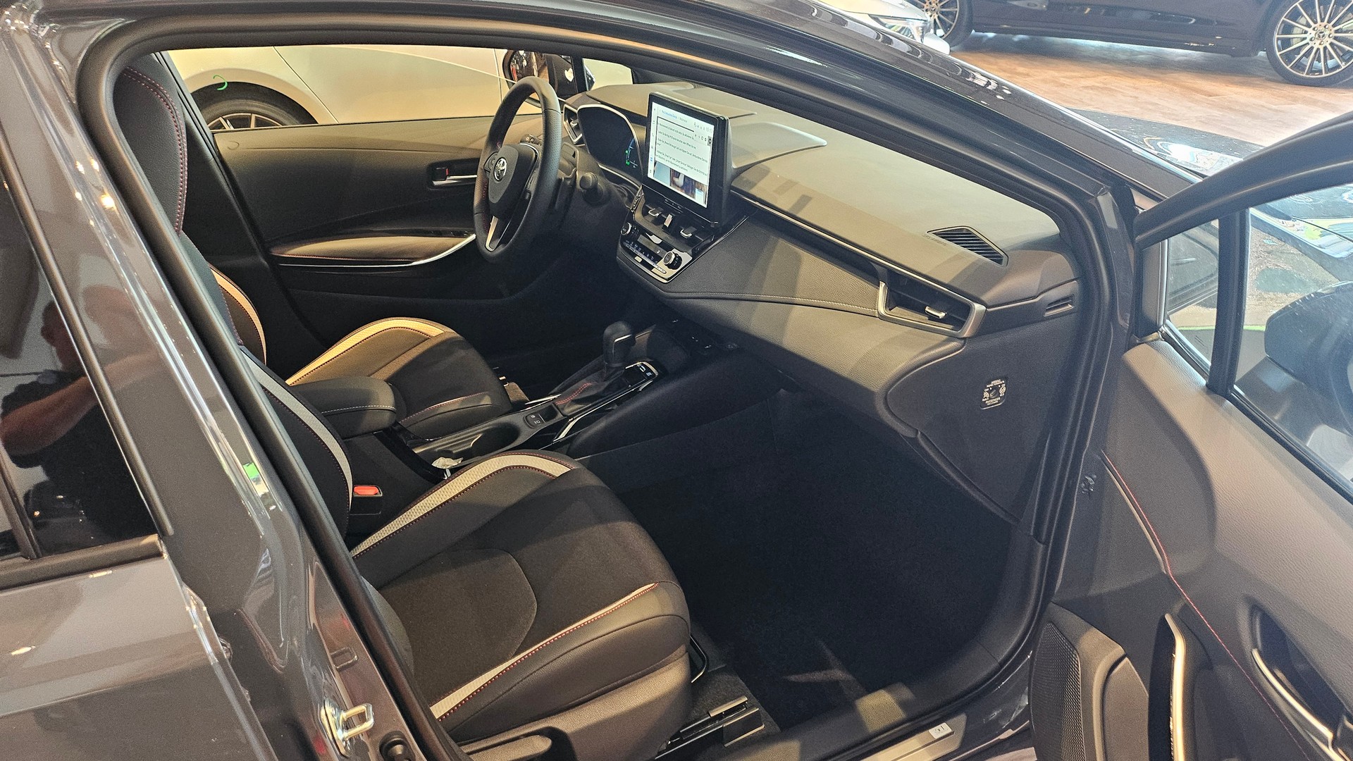 TOYOTA Corolla Touring Sports 2.0 HSD GR Sport e-CVTđ„-image-18