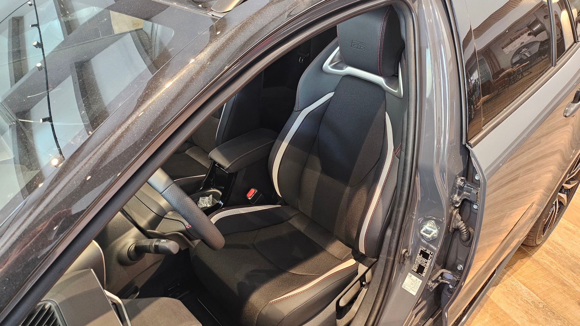 TOYOTA Corolla Touring Sports 2.0 HSD GR Sport e-CVTđ„-image-25