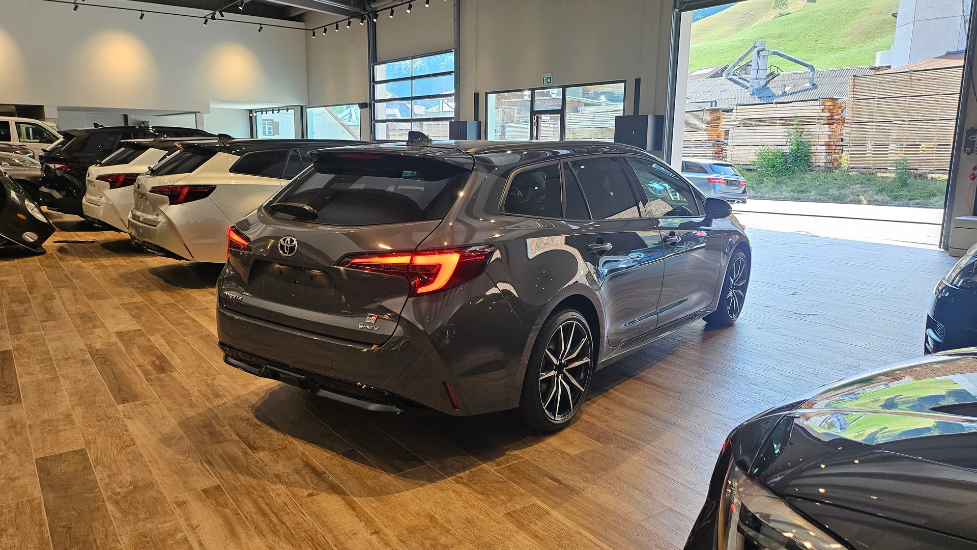 TOYOTA Corolla Touring Sports 2.0 HSD GR Sport e-CVTđ„-image-8