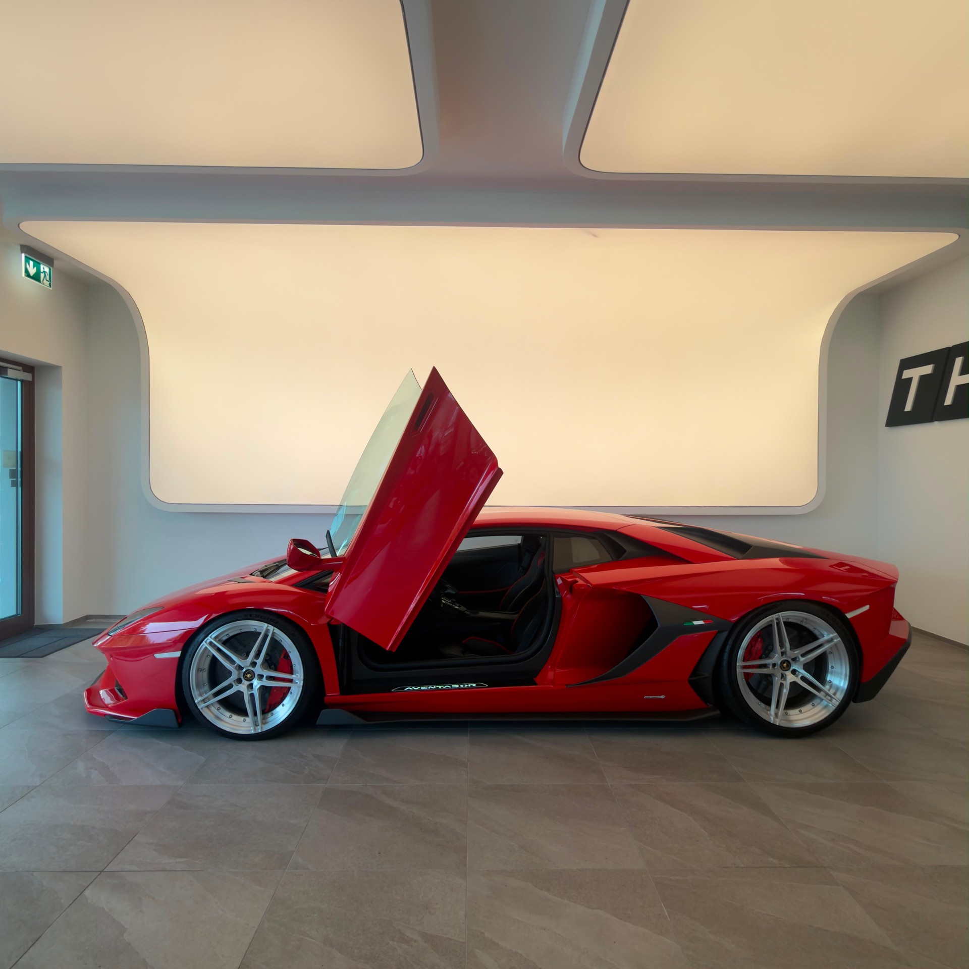 LAMBORGHINI Aventador S LP740-4 Coupé E-Gear ULTIMAE CONVERSION-showroom-element-3