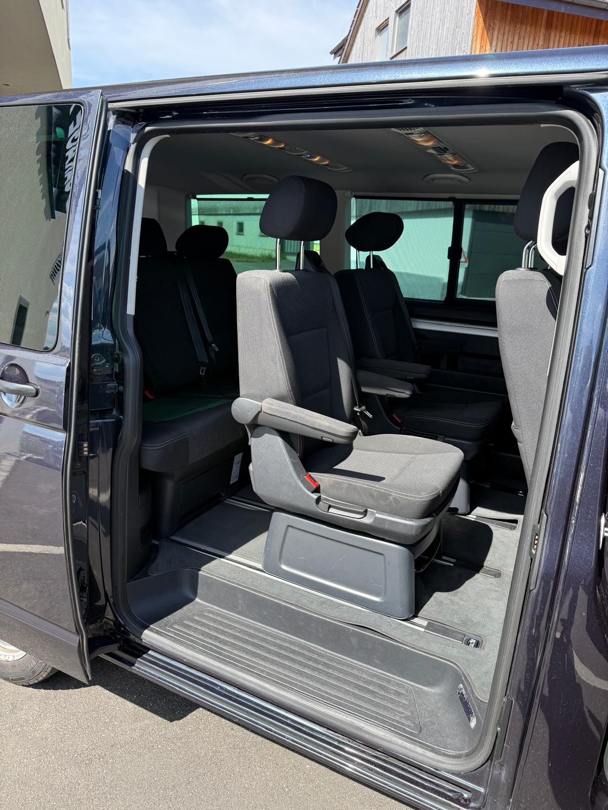 VW T6 Multivan 2.0 TDI Highline 4Motion DSG-image-9